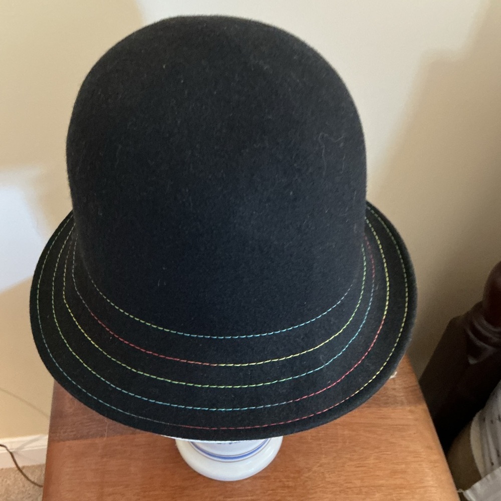 Raffaello Bettini black wool winter clutch hat, made in Italy, med/ large